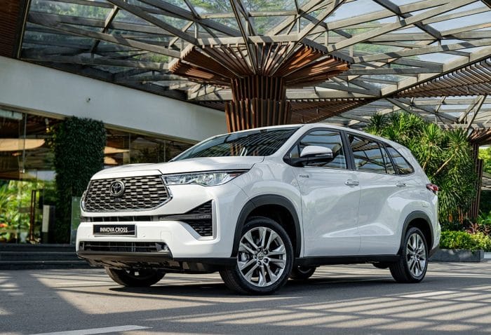Toyota Innova Cross